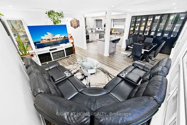 Additional image 4 of 150 Lord Roberts Dr