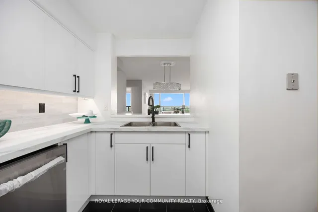 Additional image 6 of 100 Upper Madison Ave Unit 2009