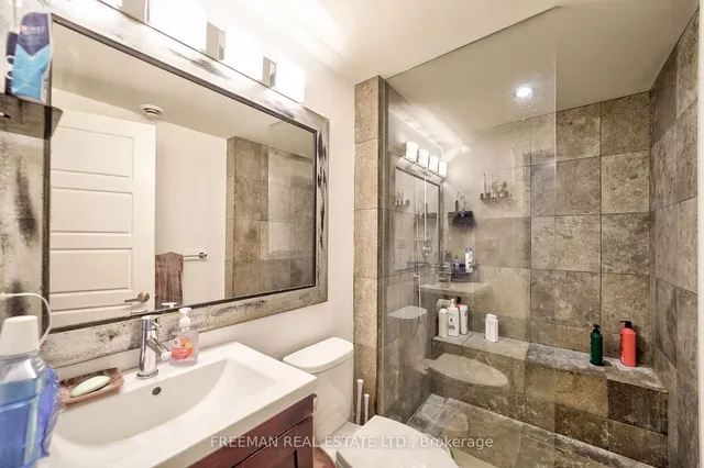 Additional image 33 of 565 Markham St