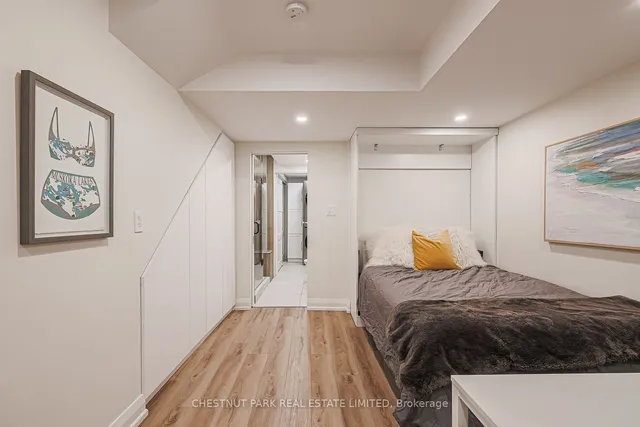 Additional image 29 of 186 Macpherson Ave