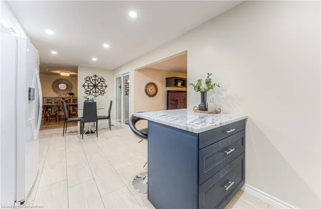 Additional image 19 of 6 Fran Ellen Cres