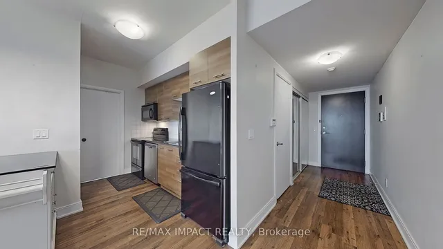Additional image 20 of 125 Village Green Sq Unit 2212