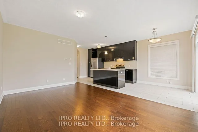 Additional image 4 of 208 Woodbine Ave