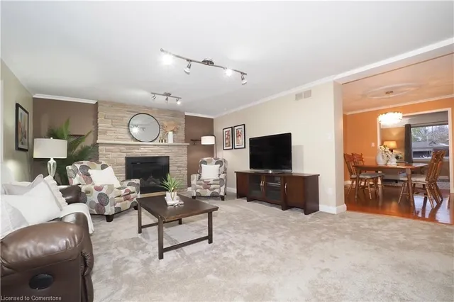 Additional image 12 of 69 Woodward Ave