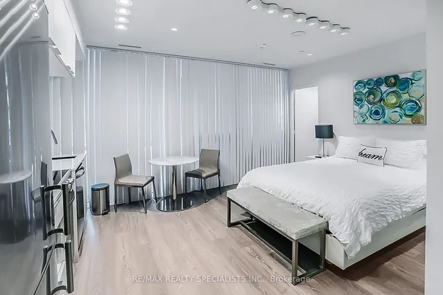 Additional image 32 of 181 Dundas St Unit 4909