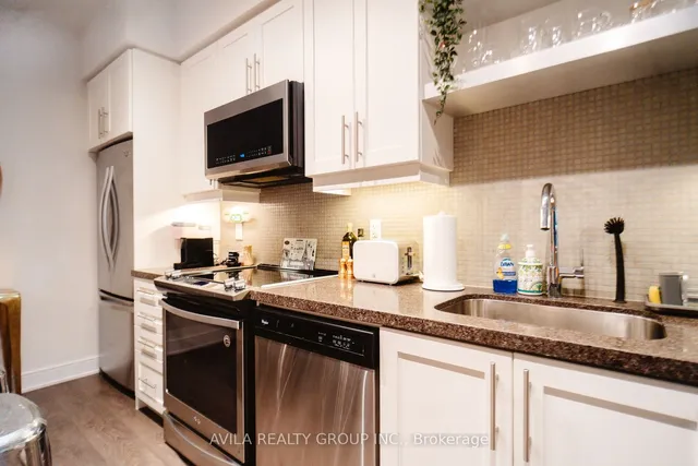 Additional image 10 of 525 Adelaide St Unit 1832