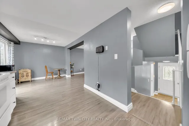 Additional image 10 of 648 Doon Village Rd Unit 10