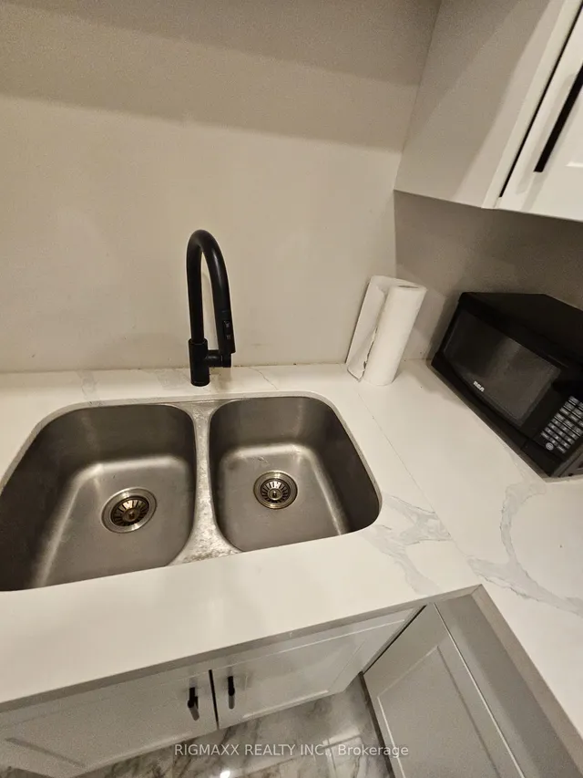 Additional image 9 of 23 Forfar Ave