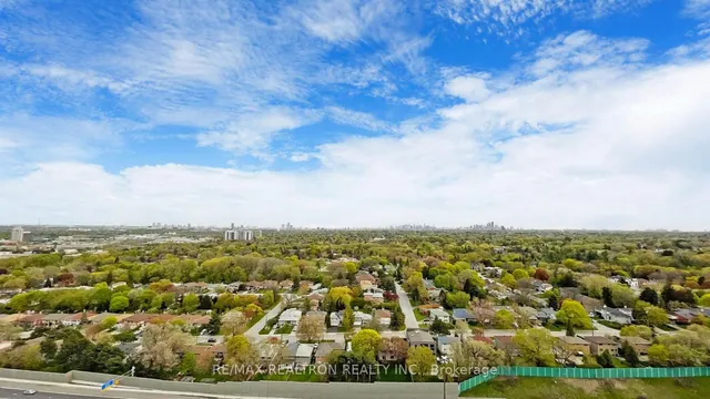 Additional image 21 of 115 Mcmahon Dr Unit 2711