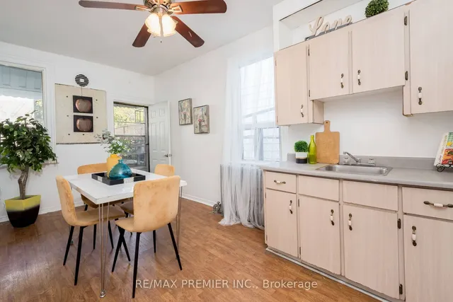 Additional image 12 of 58 Mansfield Ave