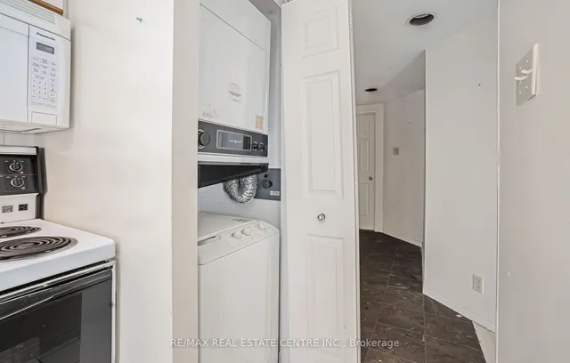 Additional image 16 of 99 Harbour Sq Unit 1702