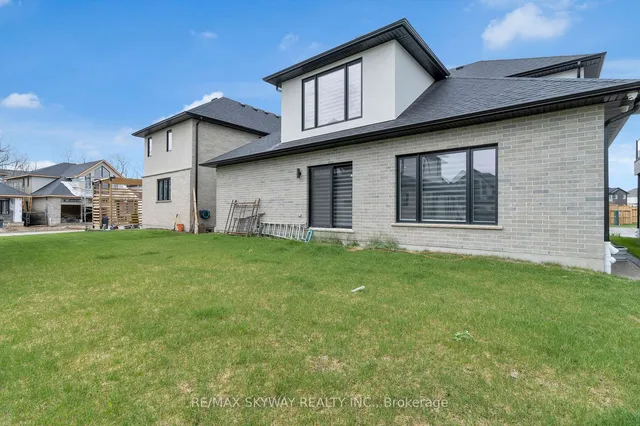 Additional image 38 of 972 Stonecliffe Walk Unit 18