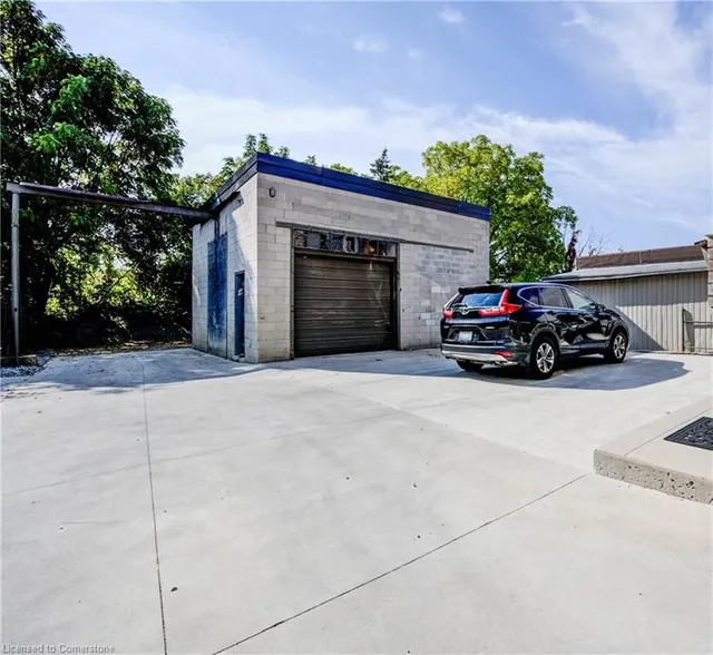 Additional image 12 of 203 Breithaupt St