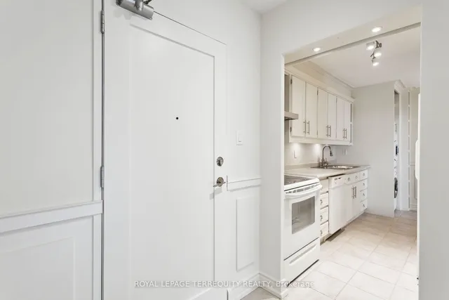 Additional image 10 of 714 The West Mall Unit 909