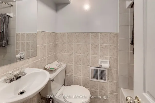 Additional image 9 of 740 Kennedy Rd Unit 3