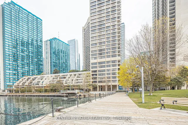 Additional image 33 of 65 Harbour Sq Unit 1401