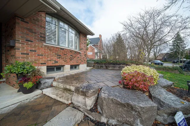 Additional image 3 of 33 Woodview Cres