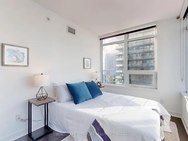 Additional image 16 of 19 Bathurst St Unit 2003