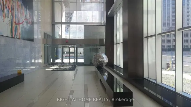 Additional image 7 of 388 Yonge St Unit 7405
