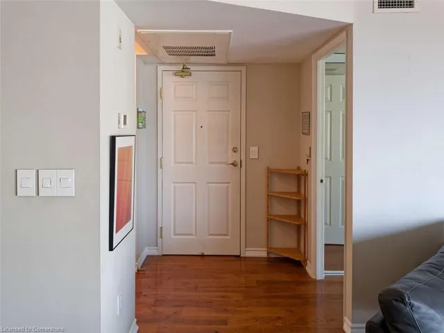 Additional image 4 of 20 St George St Unit 507