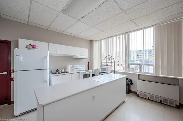 Additional image 43 of 3227 King St Unit 301