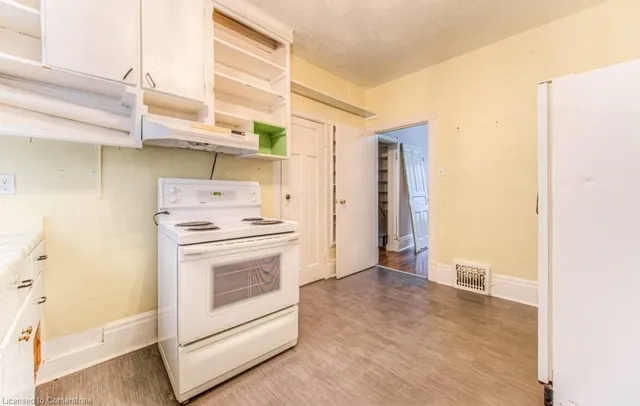 Additional image 31 of 25 Peter St