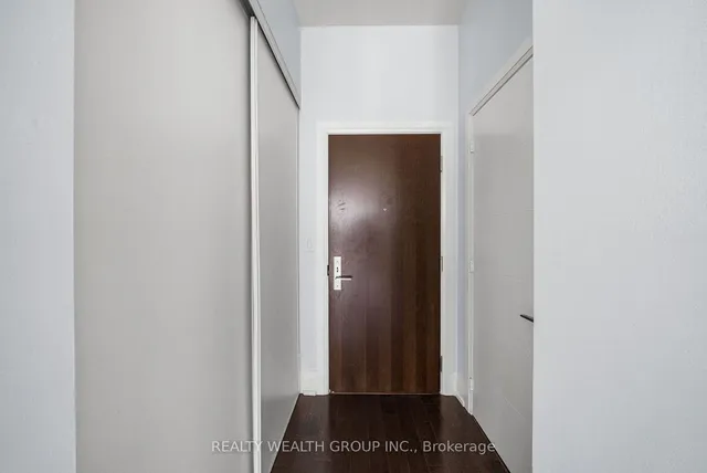 Additional image 5 of 460 Adelaide St Unit PH222