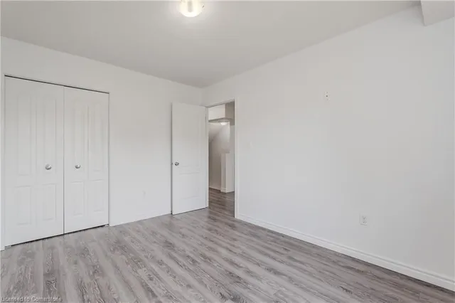 Additional image 19 of 55 Mooregate Cres Unit 8