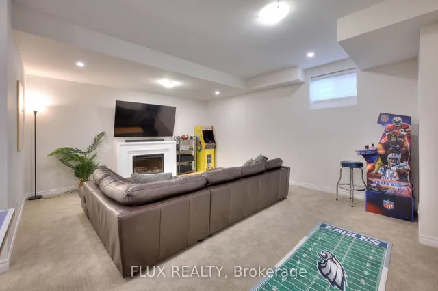 Additional image 36 of 2 Stonehill Ave