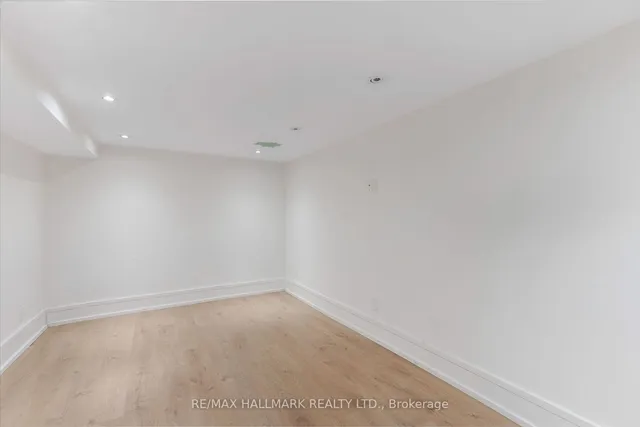 Additional image 27 of 10 Saunders Ave