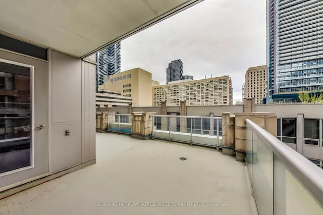 Additional image 31 of 761 Bay St Unit 304