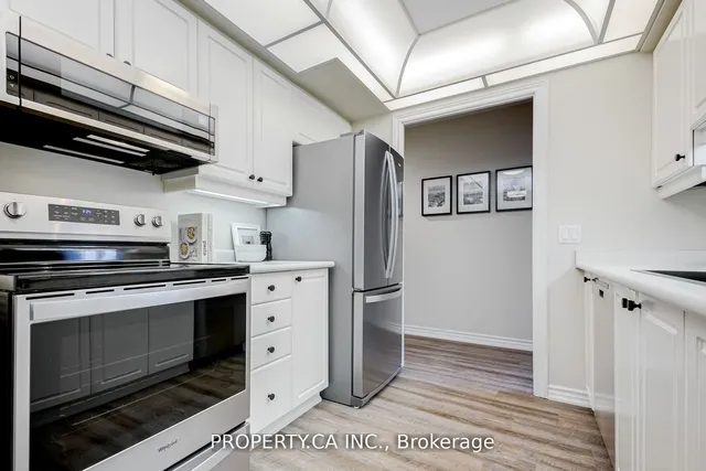 Additional image 16 of 71 Simcoe St Unit 904