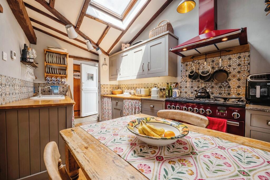 Additional image 11 of High Street, Henstridge, Templecombe