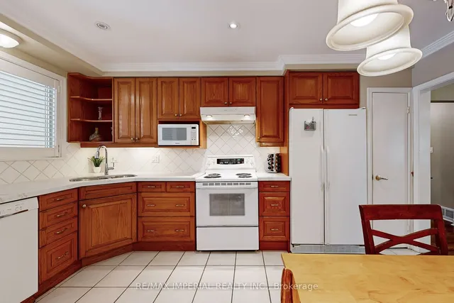 Additional image 9 of 10 Burke St