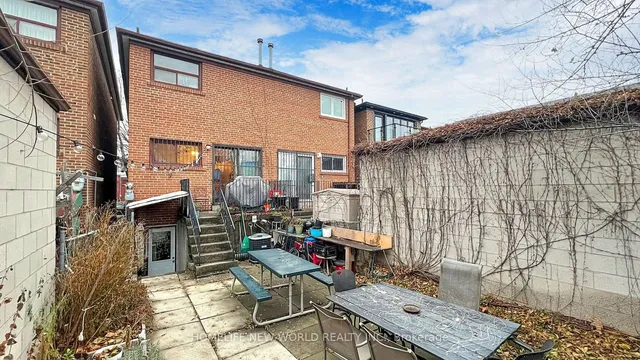 Additional image 36 of 32 Markham St