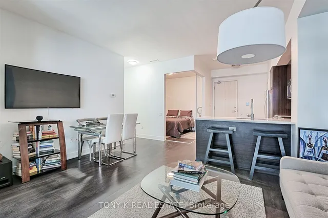 Additional image 7 of 30 Roehampton Ave Unit 609