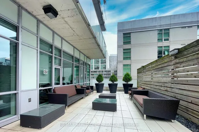 Additional image 34 of 375 King St Unit 1403