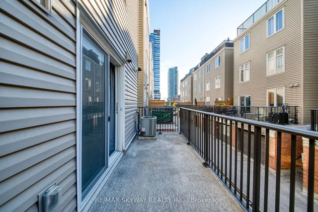 Additional image 16 of 98 Strachan Ave Unit 614