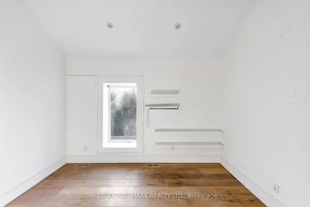 Additional image 20 of 10 Saunders Ave