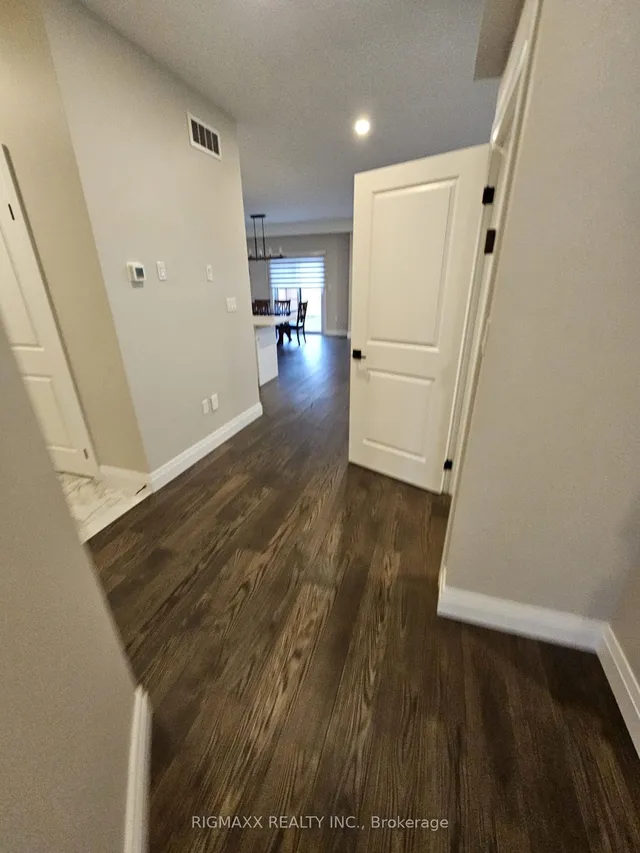 Additional image 7 of 23 Forfar Ave