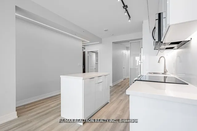 Additional image 9 of 386 Yonge St Unit 4909