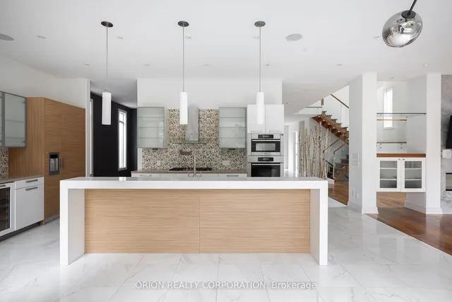 Additional image 11 of 151 Yonge Blvd