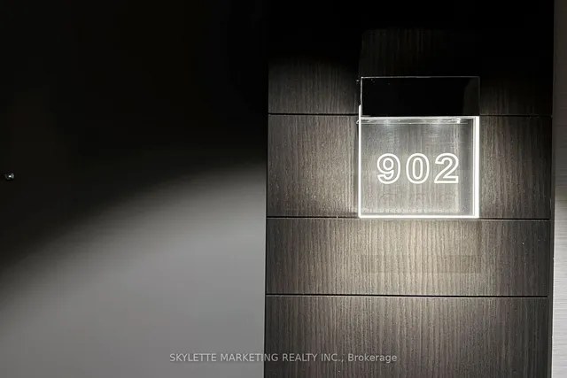 Additional image 20 of 15 Merchants' Wharf Unit 902