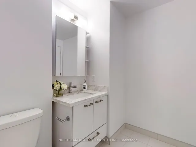 Additional image 16 of 2221 YONGE St Unit 5109
