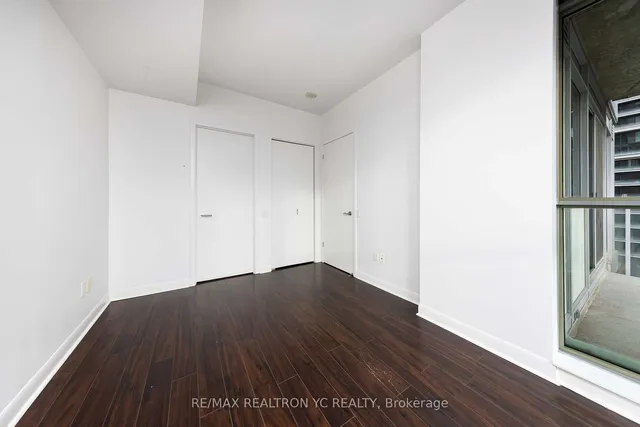 Additional image 9 of 375 King St Unit 1403