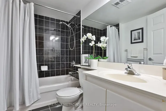 Additional image 25 of 230 Queens Quay Unit 820