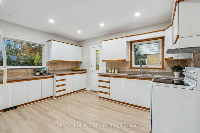 Additional image 15 of 44 Ladysbridge Dr