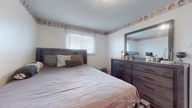 Additional image 21 of 24 Avening Dr