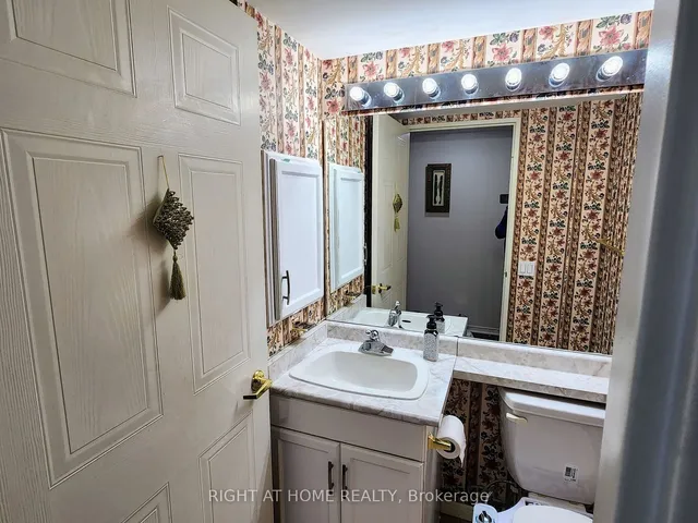 Additional image 12 of 11 Thorncliffe Pk Dr Unit 608