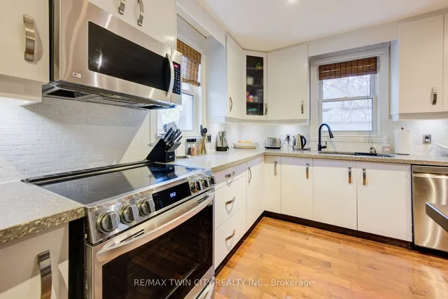 Additional image 19 of 118 College St